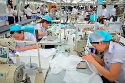 Bộ Công Thương ban hành Thông tư sửa đổi 3 quy chuẩn kỹ thuật quốc gia đối với dệt may, đèn huỳnh quang và sơn