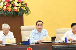 Chủ tịch Quốc hội Trần Thanh Mẫn chủ tr&igrave; họp giao ban với c&aacute;c cơ quan của Quốc hội