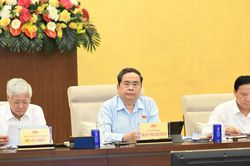 Chủ tịch Quốc hội Trần Thanh Mẫn chủ tr&igrave; họp giao ban với c&aacute;c cơ quan của Quốc hội