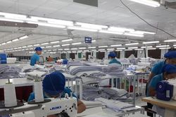 Dệt may xuất siêu gần 10 tỷ USD trong nửa đầu năm
