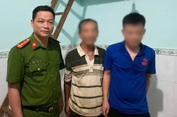 Công an phường giúp hai cha con tìm lại nhau sau 10 năm thất lạc