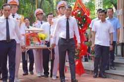 T&igrave;m kiếm h&agrave;i cốt liệt sĩ bằng nghĩa t&igrave;nh v&agrave; tr&aacute;ch nhiệm