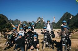 Những người đồng hành thầm lặng trên hành trình du lịch miền non nước