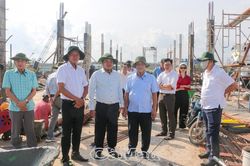 Phó Bí thư Thường trực Tỉnh ủy Huỳnh Quốc Việt kiểm tra tiến độ các dự án trọng điểm