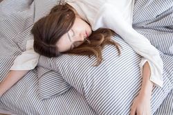 Chiếc gối ngủ bạn đang nằm c&oacute; thể tiềm ẩn nguy cơ cho sức khỏe nếu thuộc 3 loại n&agrave;y