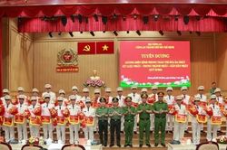 Công an TPHCM: Tuyên dương gương điển hình phong trào thi đua 'Ba nhất' Quý II năm 2026
