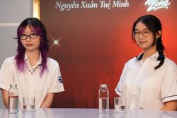 Hai nữ sinh bạn thân cùng thành thủ khoa: Người dẫn đầu A00, người đứng đầu D01
