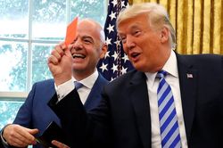 Tổng thống Trump nói gì khiến FIFA xóa thẻ đỏ cho cầu thủ Mỹ?