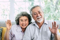 Người khôn ngoan sau tuổi 60 luôn tránh nói 2 điều này: Càng ít nói càng giữ được phúc khí