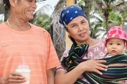 Mẹ đẻ H'Hen Niê lại gây chú ý