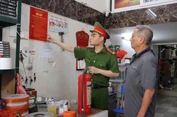 Người dân dùng iHanoi để được tư vấn an toàn điện, phòng cháy hiệu quả