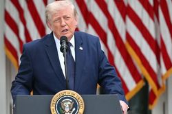 Ông Trump dọa 'giải quyết dứt điểm' Iran nếu đàm phán thất bại