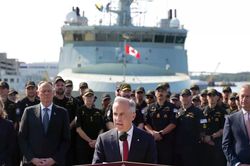 Canada chi tiền 'khủng' mua 12 t&agrave;u ngầm Đức để đ&aacute;p ứng 'tối hậu thư' của NATO