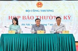 Áp giá điện giờ cao điểm với khách hàng sử dụng điện sinh hoạt: Vẫn đang đề xuất