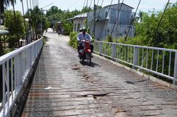 Cà Mau: Hiểm họa rình rập ở cầu treo Vàm Lẽo