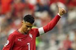 Bất chấp mọi kỷ lục, Ronaldo vẫn không thể tỏa sáng tại World Cup