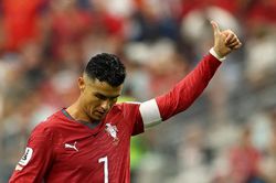 Ronaldo x&aacute;c nhận chia tay World Cup