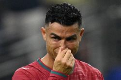 Thất bại dậy s&oacute;ng mạng x&atilde; hội của Ronaldo