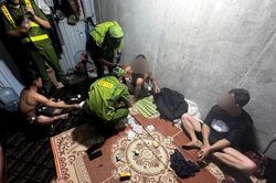 Đ&aacute;nh sập sới bạc trong tầng hầm c&ocirc;ng trường