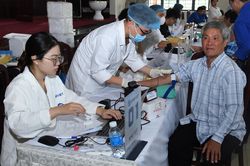 Đ&atilde; lấy mẫu ADN 2 người nhận l&agrave; em trai liệt sĩ Huỳnh Văn Qu&ecirc;n