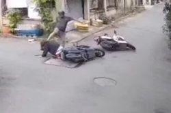 C&ocirc;ng an v&agrave;o cuộc vụ người đ&agrave;n &ocirc;ng đạp v&agrave;o đầu c&ocirc; g&aacute;i sau va chạm giao th&ocirc;ng