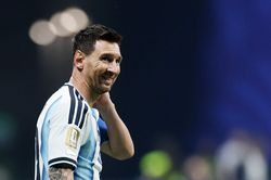 Argentina 0-1 Ai Cập: Messi lại đ&aacute; hỏng phạt đền