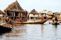 Ngôi làng nổi lớn nhất châu Phi trở thành điểm đến hút khách