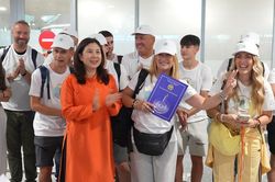 Đ&oacute;n vị kh&aacute;ch quốc tế thứ 5 triệu đến H&agrave; Nội: Khẳng định vị thế v&agrave; sức bật của du lịch Việt Nam