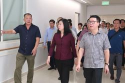 Bộ trưởng Bộ Y tế kiểm tra c&ocirc;ng t&aacute;c chuẩn bị trước ng&agrave;y khai trương Bệnh viện Hữu nghị Việt Đức cơ sở Ninh B&igrave;nh