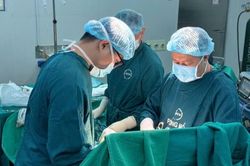 Nội soi trước mổ ung thư gan, ph&aacute;t hiện th&ecirc;m ung thư thực quản giai đoạn sớm