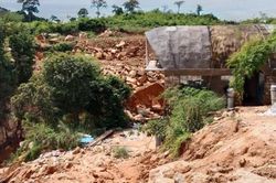 L&acirc;m Đồng: Khởi tố chủ trang trại sau vụ vỡ hồ chứa nước kh&ocirc;ng ph&eacute;p
