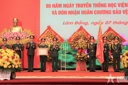 Đại tướng Phan Văn Giang dự Lễ kỷ niệm 80 năm Ngày truyền thống Học viện Lục quân và đón nhận Huân chương Bảo vệ Tổ quốc hạng Nhất