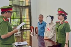 Xộ khám vì lừa 'chạy việc'