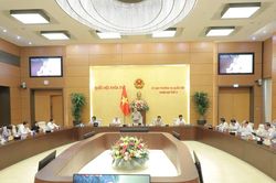 Phi&ecirc;n họp thứ 4 của Ủy ban Thường vụ Quốc hội cho &yacute; kiến hơn 20 dự &aacute;n luật v&agrave; nghị quyết