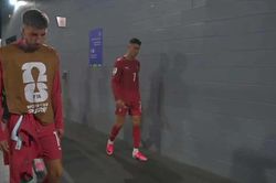 Ch&ugrave;m ảnh: Khoảnh khắc cuối c&ugrave;ng của Ronaldo tại World Cup