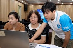 Trang bị kỹ năng sử dụng công nghệ cho người làm khuyến học