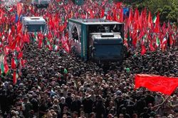 Tang lễ của Lãnh tụ Tối cao Ali Khamenei: Lời tiễn biệt, thông điệp Iran gửi tới khu vực