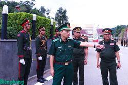 Thiếu tướng Hoàng Hữu Chiến kiểm tra công tác tổ chức Giao lưu hữu nghị Quốc phòng biên giới Việt Nam - Lào lần thứ 3