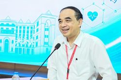 Bổ nhiệm Gi&aacute;o sư Nguyễn Hữu T&uacute; l&agrave;m Hiệu trưởng Trường Đại học Y H&agrave; Nội