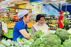 Giá xăng về ngang mức trước khi xảy ra xung đột Trung Đông, sao hàng hóa chưa giảm?