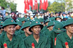 Bộ Quốc phòng trả lời kiến nghị về tật khúc xạ, hình xăm khi gọi nhập ngũ