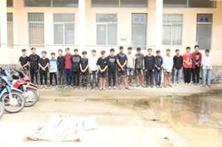 Nh&oacute;m thanh thiếu ni&ecirc;n l&ecirc;n mạng x&atilde; hội hẹn nhau mang hung kh&iacute; đi giải quyết m&acirc;u thuẫn