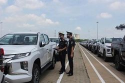 Quản lý xe ô tô theo diện quà biếu, quà tặng ngay từ khâu nhập khẩu