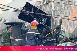 Cháy nhà kinh doanh tạp hóa, nhiều tài sản bị thiêu rụi