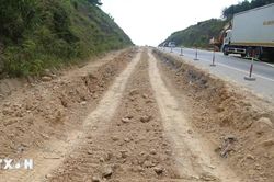 Tạm dừng khai thác tuyến cao tốc Cam Lộ-La Sơn vào ban đêm từ 10/7