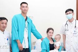 Huế: Cứu thành công bé 9 tháng tuổi người Kazakhstan nuốt kim băng