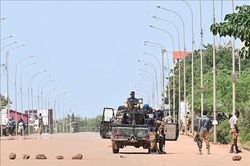 Ph&aacute;p r&uacute;t to&agrave;n bộ c&aacute;c nh&agrave; ngoại giao khỏi Burkina Faso