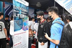 Gỡ n&uacute;t thắt cho thị trường lao động trong bối cảnh mới - B&agrave;i 2: Khi người lao động chọn nhiều hơn một mức lương