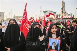 Hàng triệu người tiễn biệt Đại giáo chủ Ali Khamenei tại Qom (Iran)
