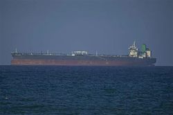 Đội t&agrave;u chở dầu của Nhật Bản vượt qua eo biển Hormuz